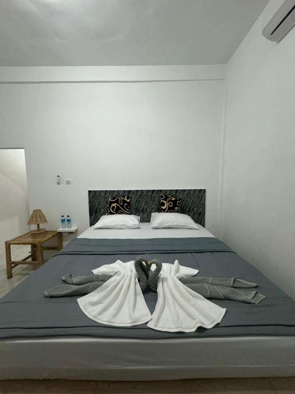 Black Sweet Homestay Dua Gili Air Exterior foto