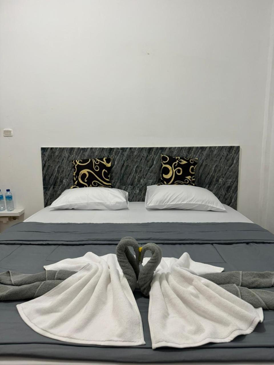 Black Sweet Homestay Dua Gili Air Exterior foto