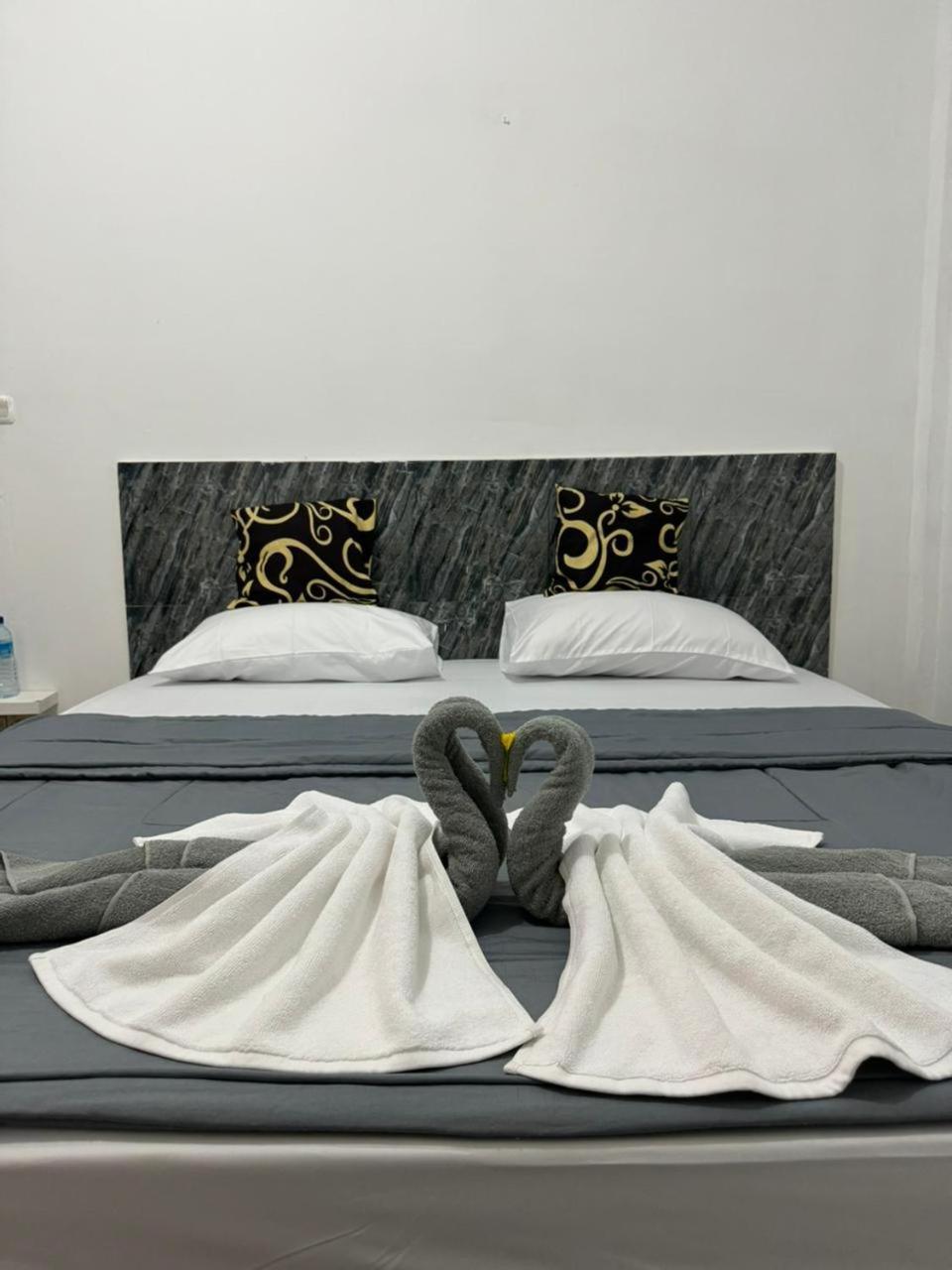 Black Sweet Homestay Dua Gili Air Exterior foto