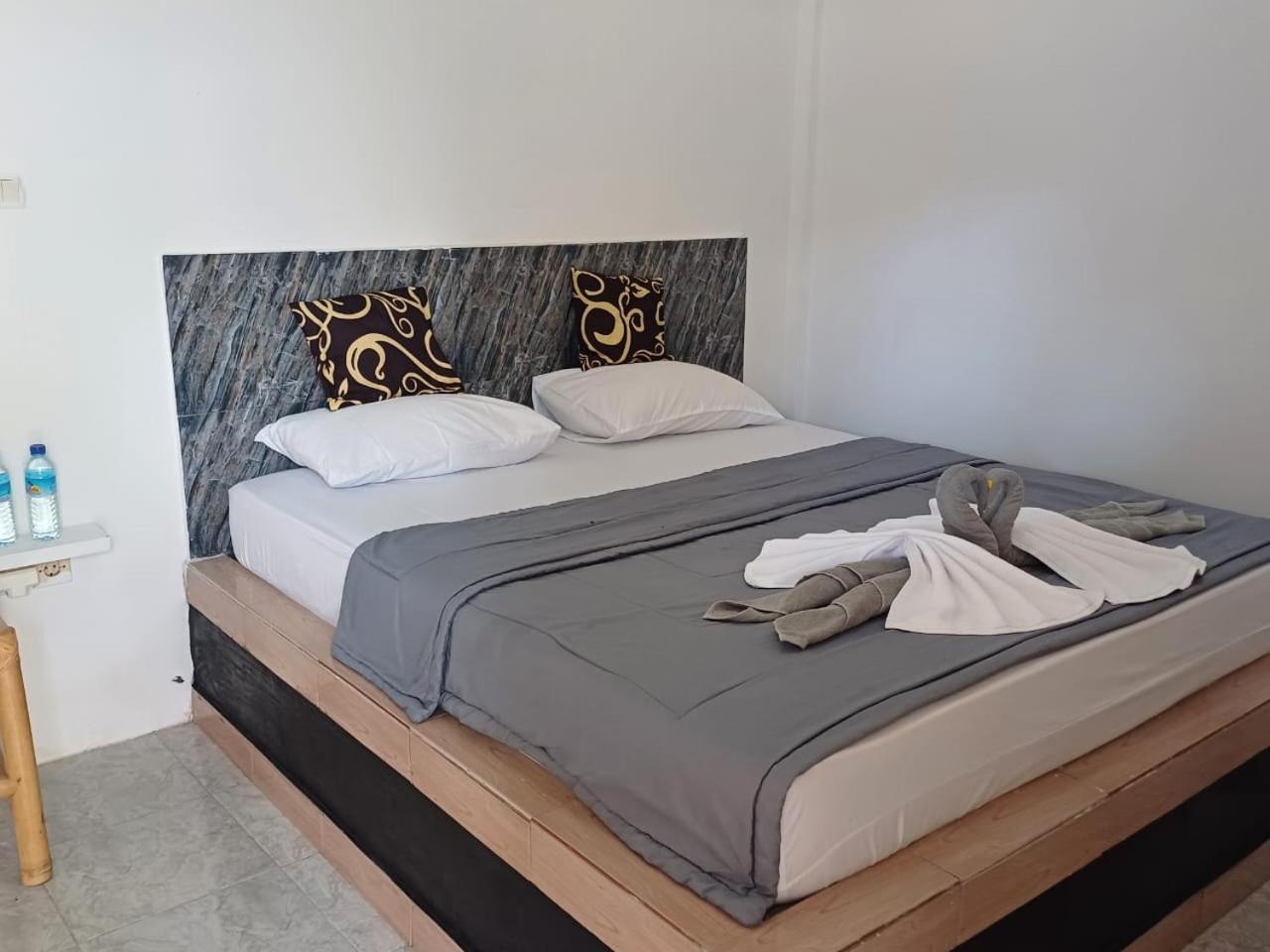 Black Sweet Homestay Dua Gili Air Exterior foto